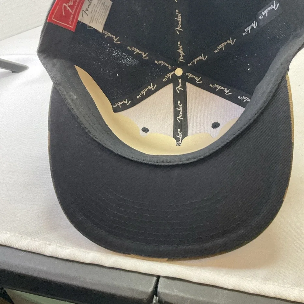 Fender Guitars Spaghetti‎ Logo Black and Camo Flatbill Snapback Hat Cap NWT